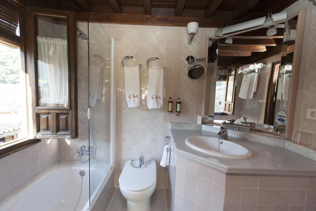 Double Room frontal Alhambra view