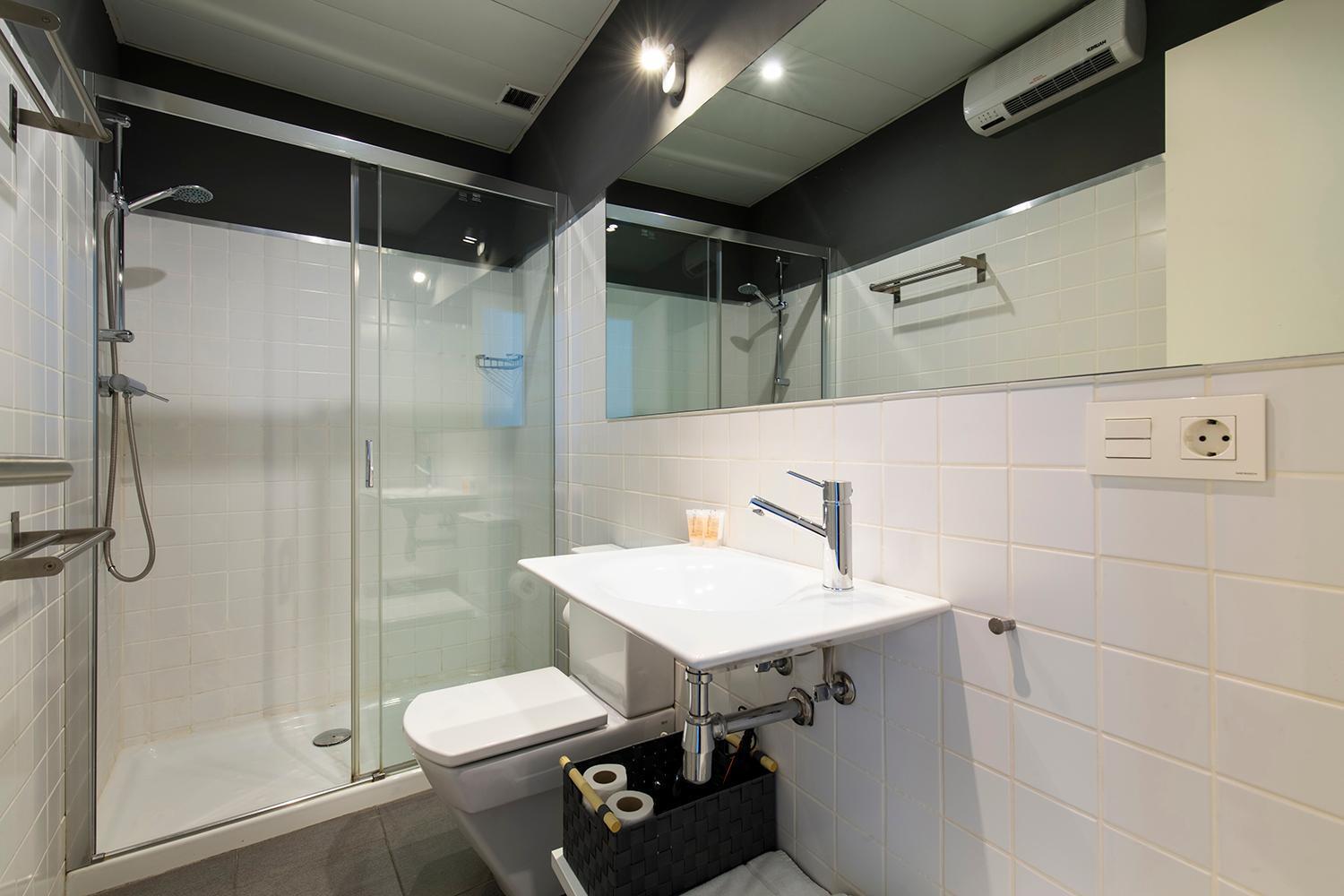 Superior One-Bedroom Apartment
