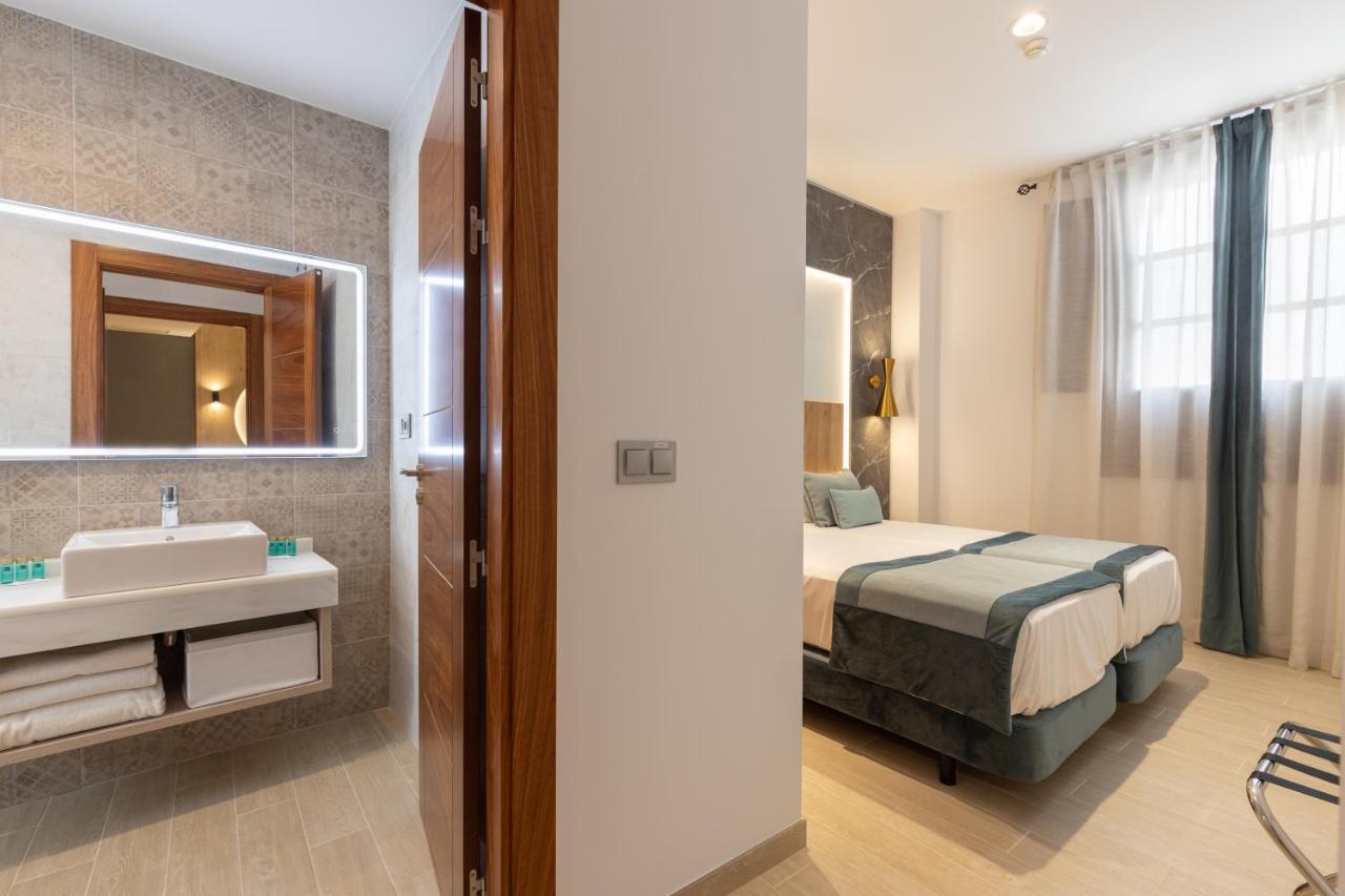 2 Bedroom Apartment 2 Bathrooms
