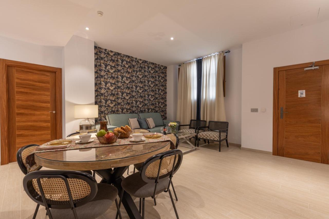 2 Bedroom Apartment 2 Bathrooms