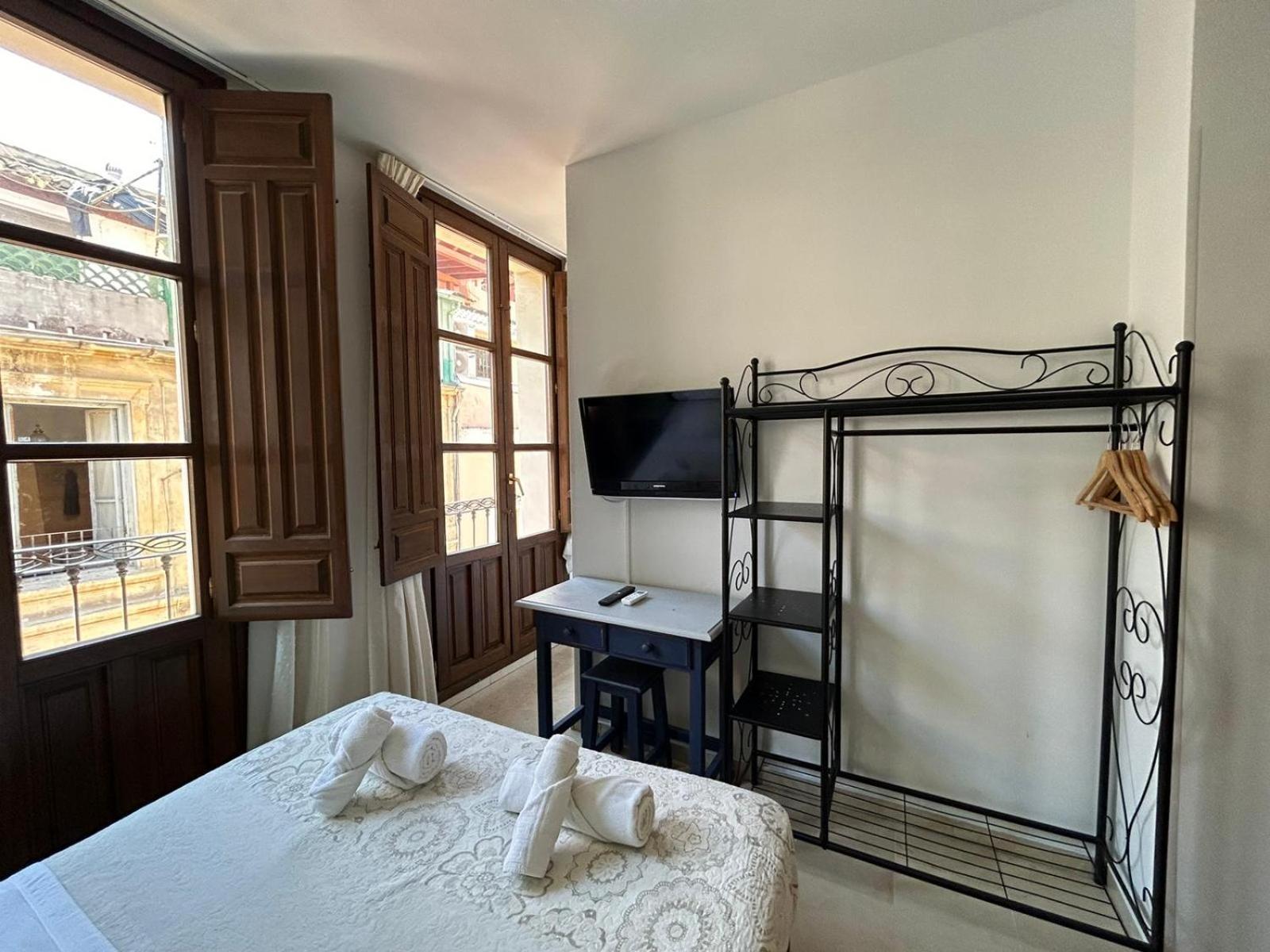 Double Room Private Bathroom