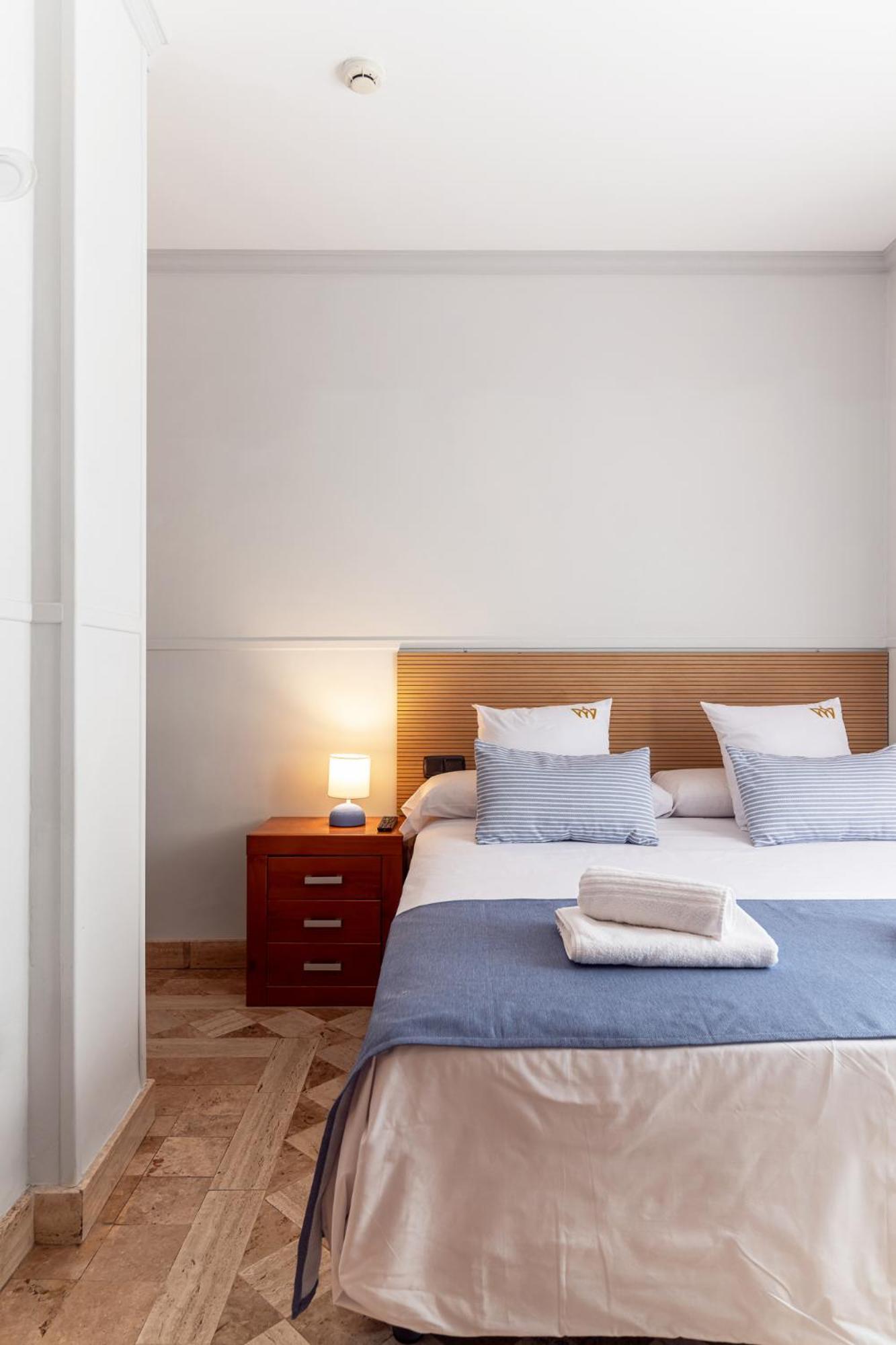 Double or Twin Room,1613085661:JPEG