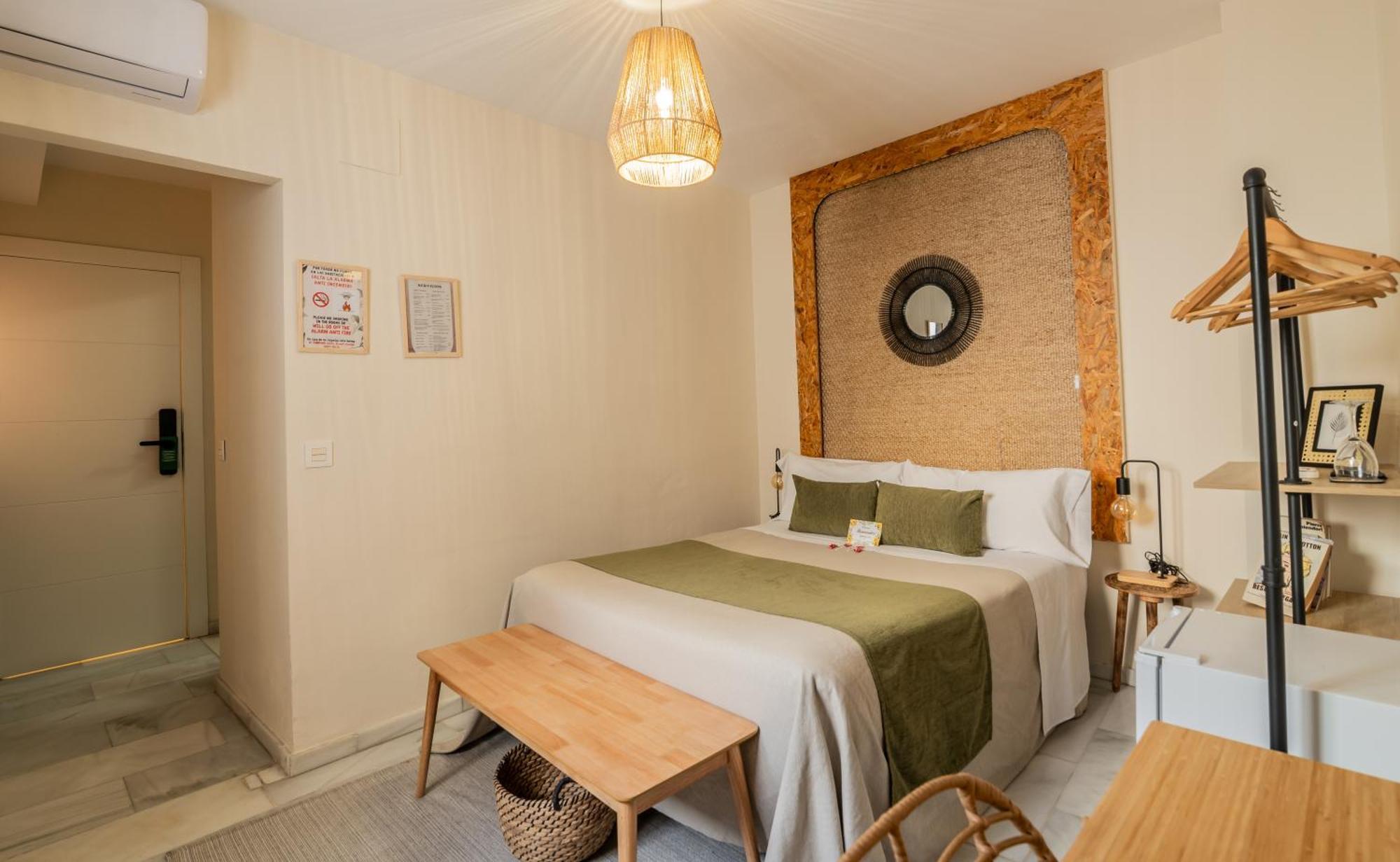 Standard Queen Room
