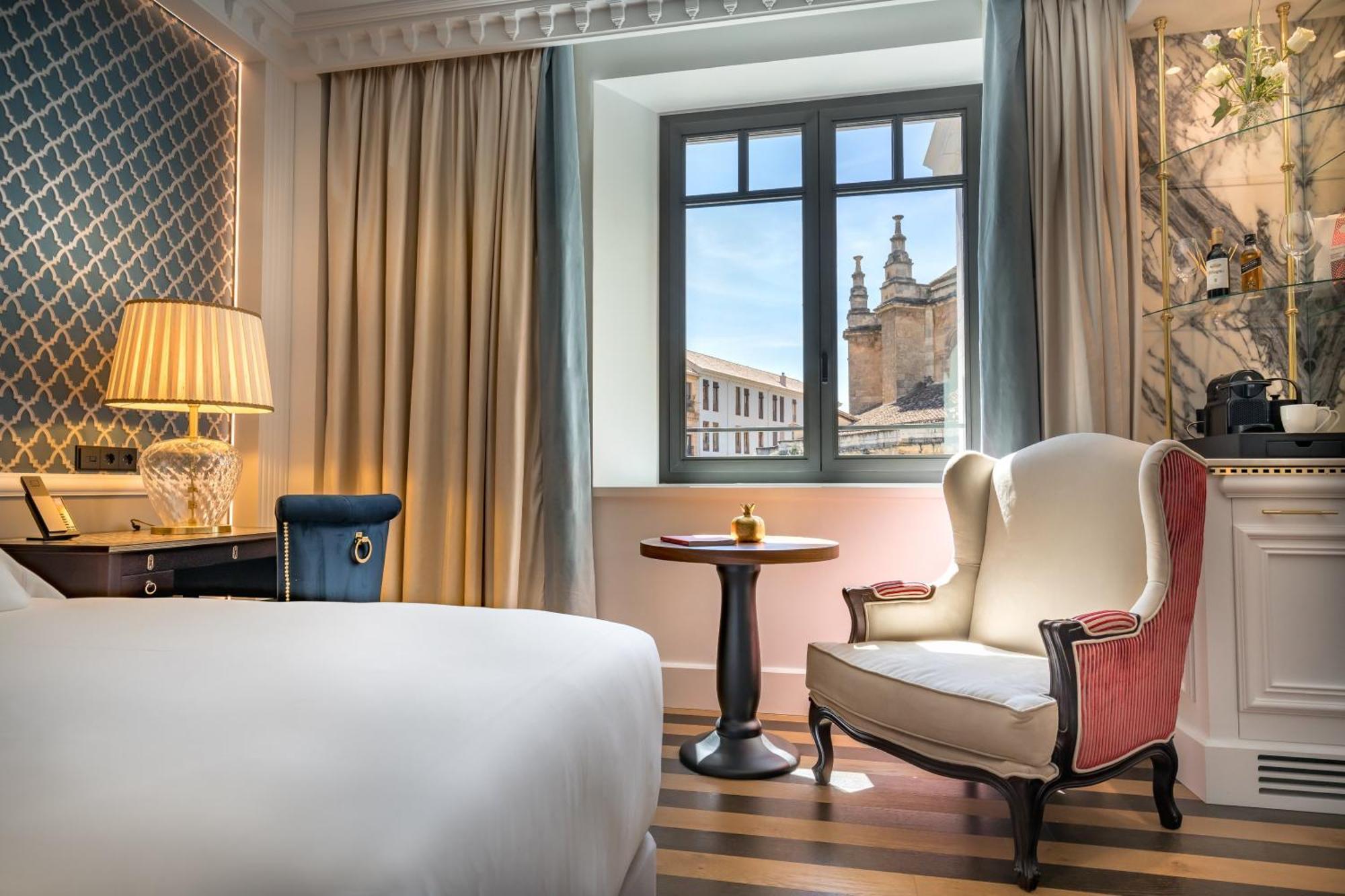 Gran Claridge Cathedral Suite