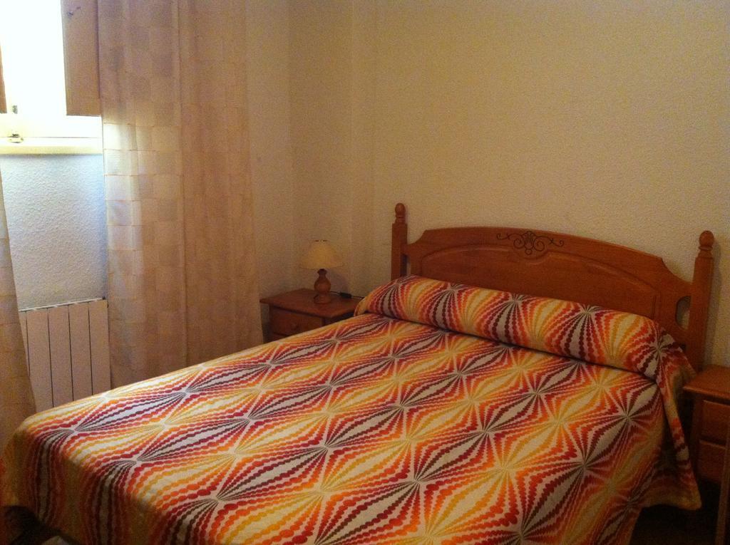 Habitación Doble con cama supletoria y baño privado