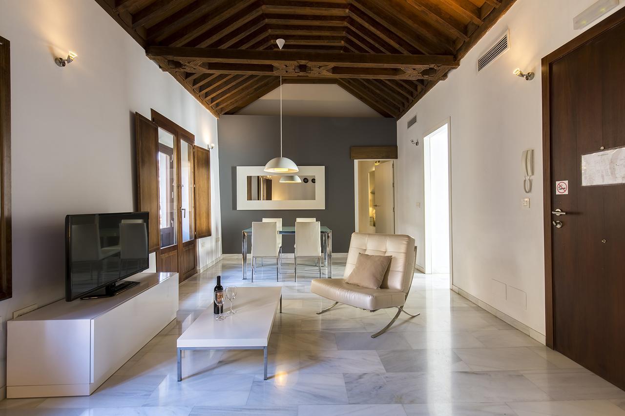Superior One-Bedroom Apartment