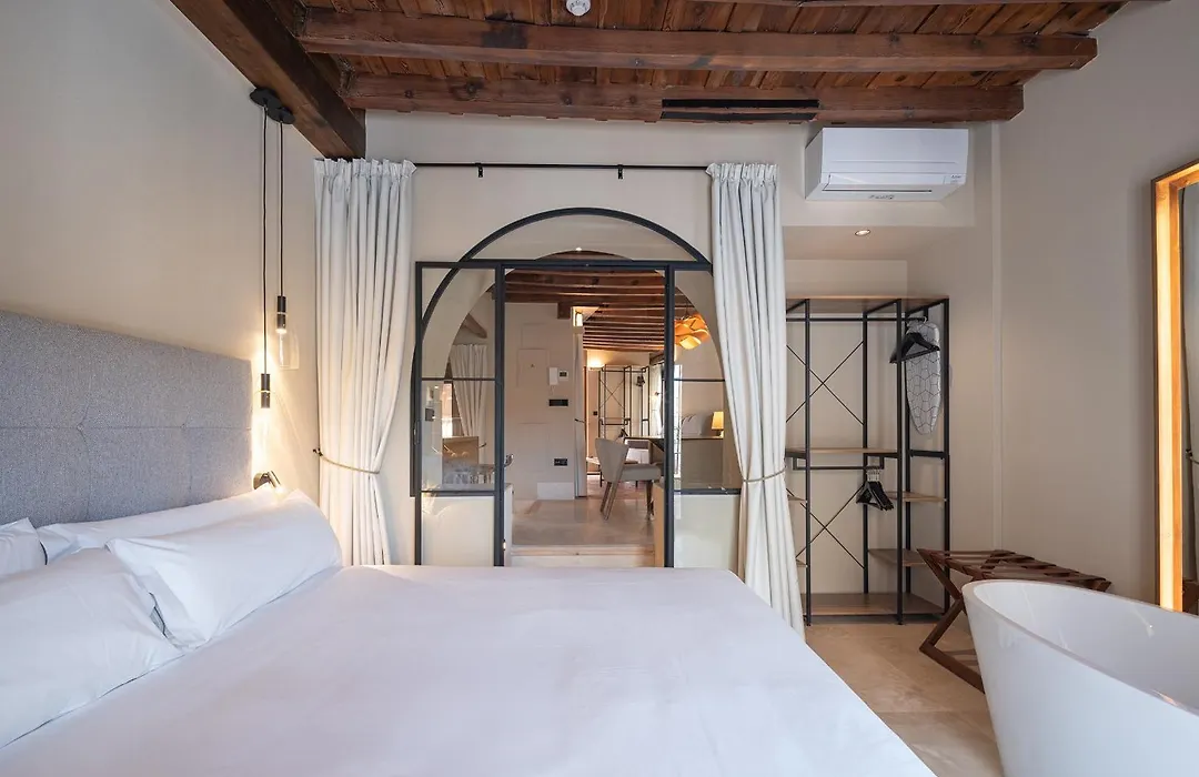 Calm Suites Babole-1