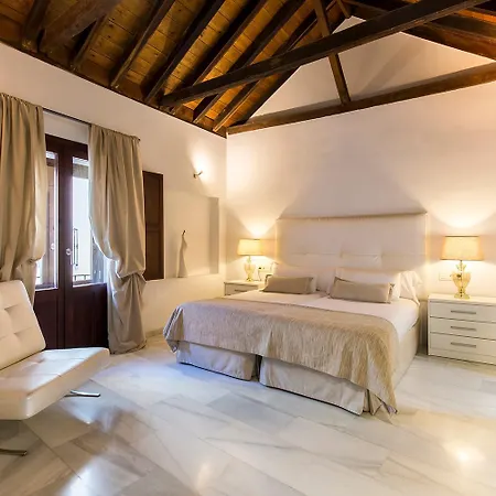 tuGuest Elvira Suites-2