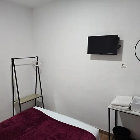 ROOMS Los MONTES-3