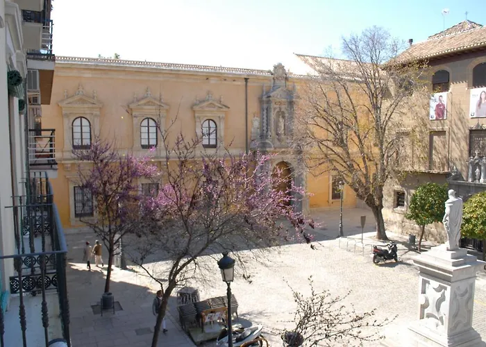 La Perla Granada Suites